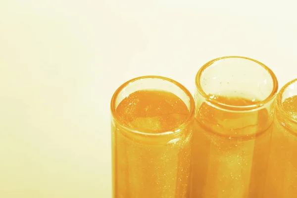 Provetta Con Oro Liquido Glitter Vernice Liquido Paillettes Ricerca Laboratorio — Foto Stock