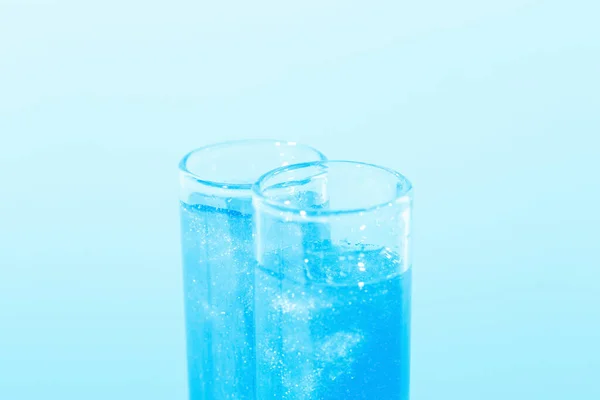 Frascos Vidrio Con Líquido Azul Líquido Brillo Barniz Líquido Lentejuelas — Foto de Stock