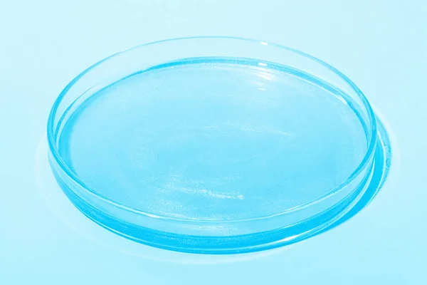 Blaue Flüssigkeit Mit Glanz Einer Petrischale Laborforschung Von Kosmetika Gel — Stockfoto
