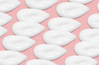 Bir sürü kozmetik kremi. Hafif, pürüzsüz yüzey. Yayılabilir krem dokusu. Sıvı kremsi felçler. Pembe arka planda. Kozmetik arkaplan, afiş.