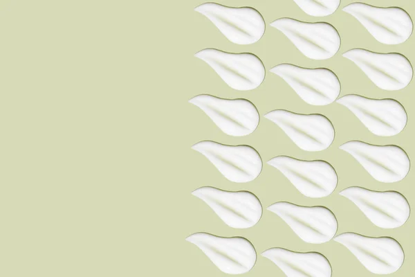 Beaucoup Frottis Crème Cosmétique Surface Légère Lisse Dans Une Rangée — Photo