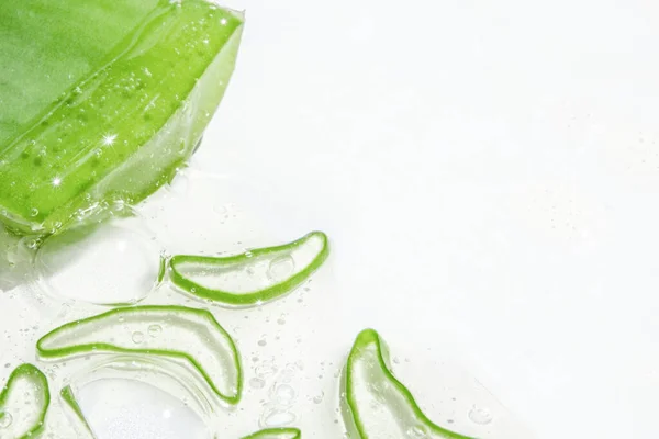 stock image Aloe leaf and sliced aloe slices. Aloe drip gel 