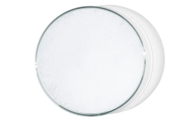 培养皿在空旷的背景上被隔离 Petri盘中的白色泡沫 — 图库照片