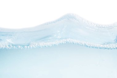 Dalgalı su yüzeyi. Boş bir arkaplanda