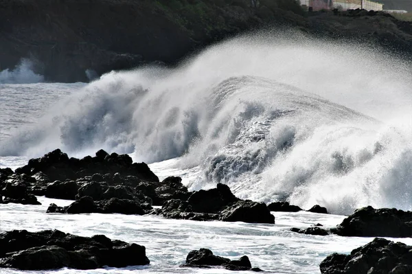 Fotos Von Wellen Und Dem Brechenden Meer Der Küste Teneriffas — Stockfoto