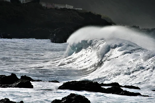 Fotos Von Wellen Und Dem Brechenden Meer Der Küste Teneriffas — Stockfoto