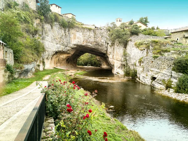 Puente Fluvial Realizado Por Río Nela Que Cruza Piedra Montaña — Foto de Stock