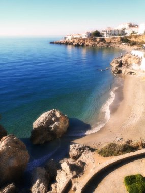 Endülüs, İspanya, Calahonda sahillerinin beyaz köylerinden biri olan Nerja, Mlaga 'daki turistik alanların fotoğrafları, Avrupa' nın balkonundan çekilen fotoğraflar, Akdeniz, 