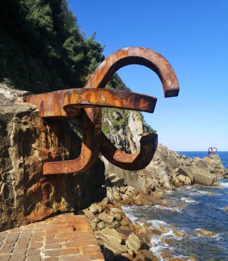 Rüzgar tarağının fotoğrafı, Igueldo uçurumları, San Sebastian,