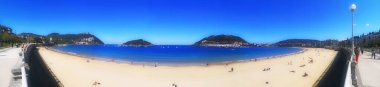 La Concha plajının panoramik manzarası, San Sebastian, dağıtıcı filtre,