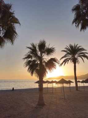 Almuecar 'dan bir hatıra, San Cristobal plajından gün batımı Granada, Endülüs, İspanya' da turizm beldesi.,