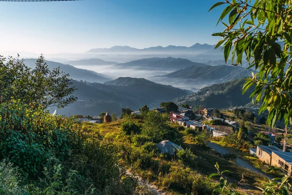 Katmandu Vadisi ve sıradağlarının panoramik fotoğrafı.