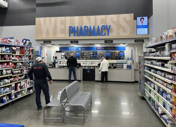 Walmart Pharmacy Customer Pick Consultation Counter Saugus Massachusetts Usa Февраля Стоковое Фото