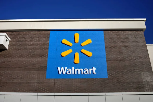 Walmart Winkellogo Gevel Bewegwijzering Saugus Masachusetts Usa Oktober 2022 Stockfoto