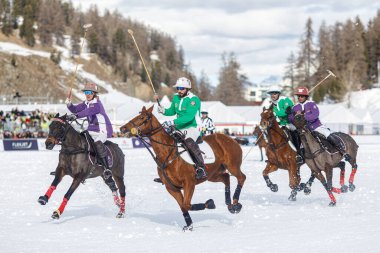 St. Moritz, İsviçre - 25 Ocak 2025 - St. Moritz. Donmuş gölde 40. Kar Polosu Dünya Kupası.