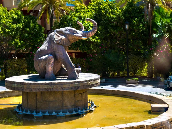 Skulptur Familj Elefanter Trafikö Semesterorten Fuengirola Södra Spanien — Stockfoto