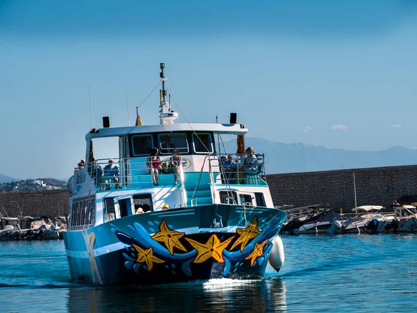 Port Przystań Fuengirola Hiszpańskim Wybrzeżu Costa Del Sol Wciąż Działający — Zdjęcie stockowe