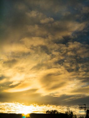 İngiltere 'nin kuzeyindeki Lancashire' da Ağustos sonu dramatik bir günbatımı yaşanıyor.