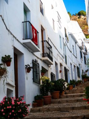 Frigiliana is one of the most beautiful white villages of the Southern Spain area of Andalucia in the Alpujarra mountains. The steep narrow streets are picturesque and climbing the steep streets in the old Town is a challenge. 
