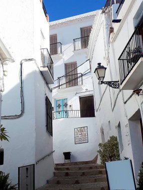 Frigiliana is one of the most beautiful white villages of the Southern Spain area of Andalucia in the Alpujarra mountains. The steep narrow streets are picturesque and climbing the steep streets in the old Town is a challenge. 