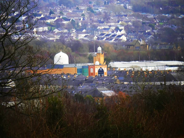 从Ightenhill朝Burnley方向看 可以看到Asda超市附近的清真寺 — 图库照片