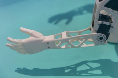 Yapay zekayla robotik kolu kapat