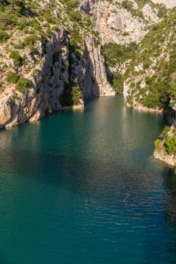 Güzel göl manzarası