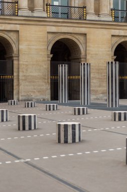 Paris, Fransa, 23 Mart 'ta şehrin tipik bir mimari kompleksinin mimari kompleksi.