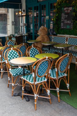 Paris, Fransa - 14 Eylül, 202: Paris, Fransa 'nın merkezindeki restoran