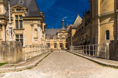 Gündüzleri güzel bir kale, Paris.