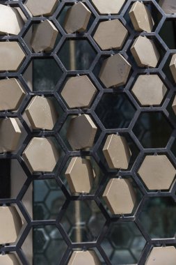 Modern metal agonlar bir kare şeklindeki şekillerdir..