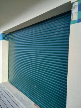 Kapalı kapılı kapı