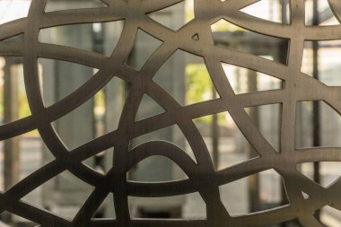 Metal ızgara ve metal desenli modern metal şekil