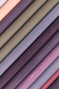 Renkli kalemlerin renkli arkaplanı, kapat