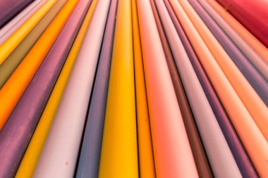 Çizim için renkli kalemler