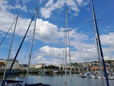 Güzel liman manzarası