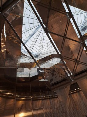 Şehrin modern binası