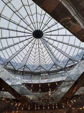 Şehrin modern binası