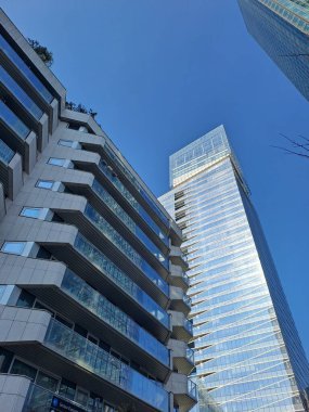 Şehrin modern binası