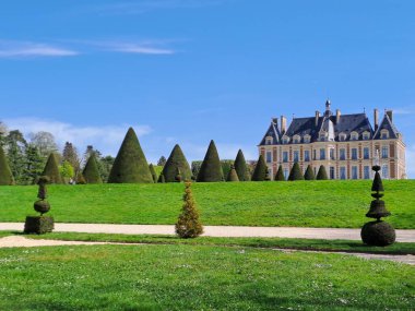 Parktaki güzel bahçe.