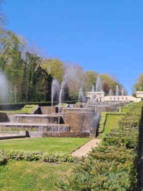 Şehir parkındaki çeşme