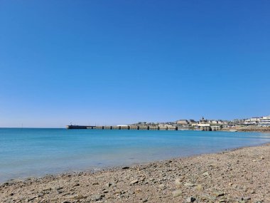 Deniz kıyısının güzel manzarası