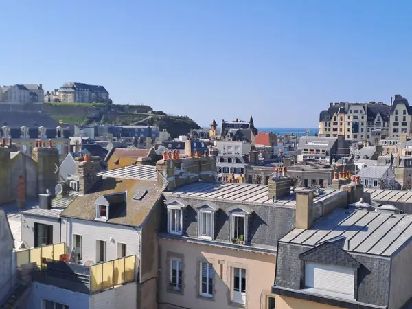 Dünyanın en ünlü simgesinin başkenti olan eski şehrin..