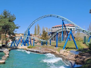 Parktaki gölün güzel manzarası