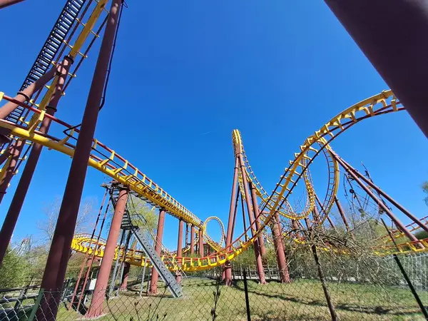 Eğlence parkı, lunapark, lunaparktaki bardak altlığı.