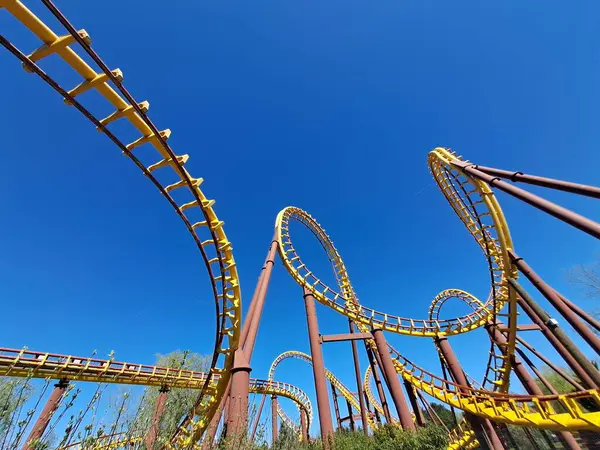 Lunapark, lunapark treni, lunapark. Eğlence teması