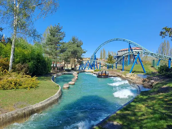 Yeni yıl şehrindeki eğlence parkı.