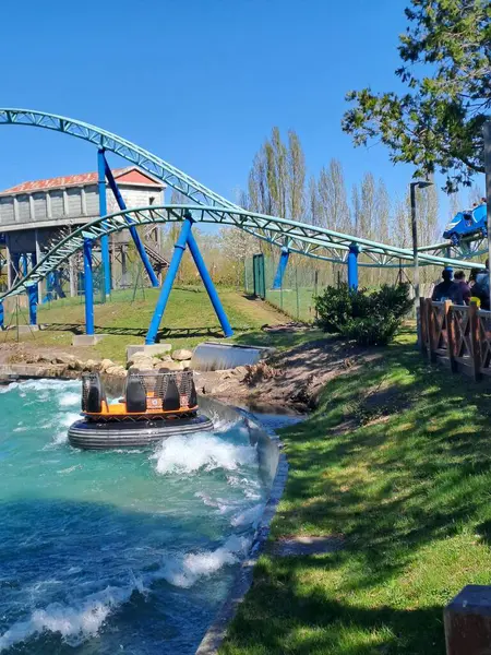 Nehrin güzel manzarası