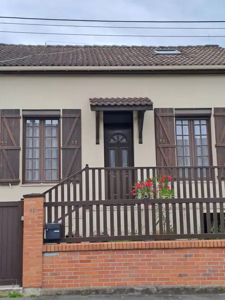 Şehirde güzel bir ev.