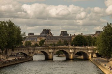 Paris 'teki köprü.